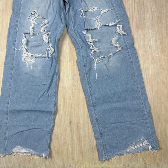 American Eagle Skater Jean Light Wash Denim Distressed Blowout Destroyed Jeans 4 - Picture 5 of 15